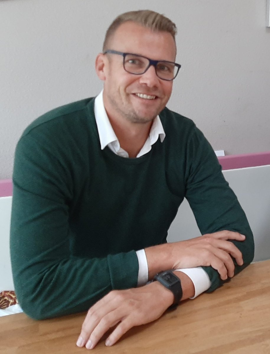 𝗡𝗶𝗲𝘂𝘄𝘀! 💙

<a href="/JoostKooistra/">Joost Kooistra Sportmanagement</a> treedt per 8 augustus 2022 aan als Hoofd Jeugdopleidingen / Jeugdcoördinator van Asser Boys. Joost neemt daarmee het stokje over van Alexander Matien. Veel succes, Joost! ⚽️💪

Lees meer: asserboys.nl/25-statisch/16…