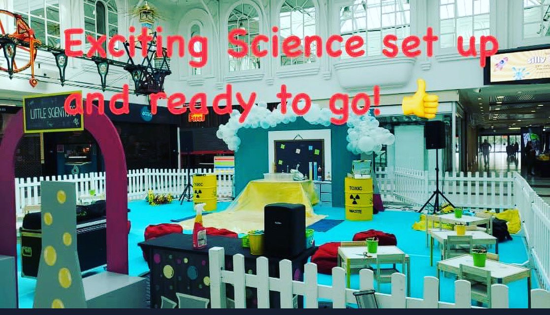 Telford Centre #excitingScience we’re here!!!!!!!!!

Back again tomorrow so if your local get yourselves over here to see us! Yeah! 😁😁😁😁
#deanturner #kellysims #melanieThompson #mikenewmanjnr 💗

#theatre #science #tour #exciting #interactive #uk #no1 #bestseller #engaging