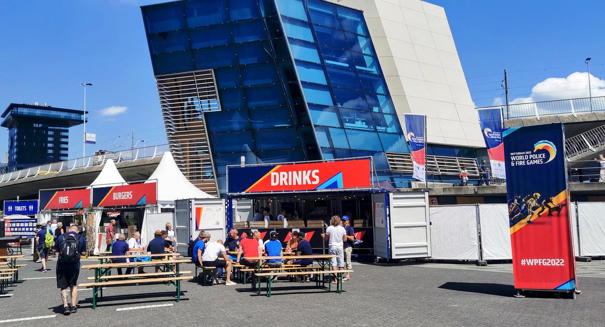Op het Willemsplein is de hele week het Athletes Village van de #wpfg2022 World Police &amp; Fire Games gevestigd.
VOOR IEDEREEN GRATIS TOEGANKELIJK.
Ontmoet politie- en brandweerpersoneel van over de hele wereld en geniet van live artiesten, muziek, exposities en 'n hapje en drankje