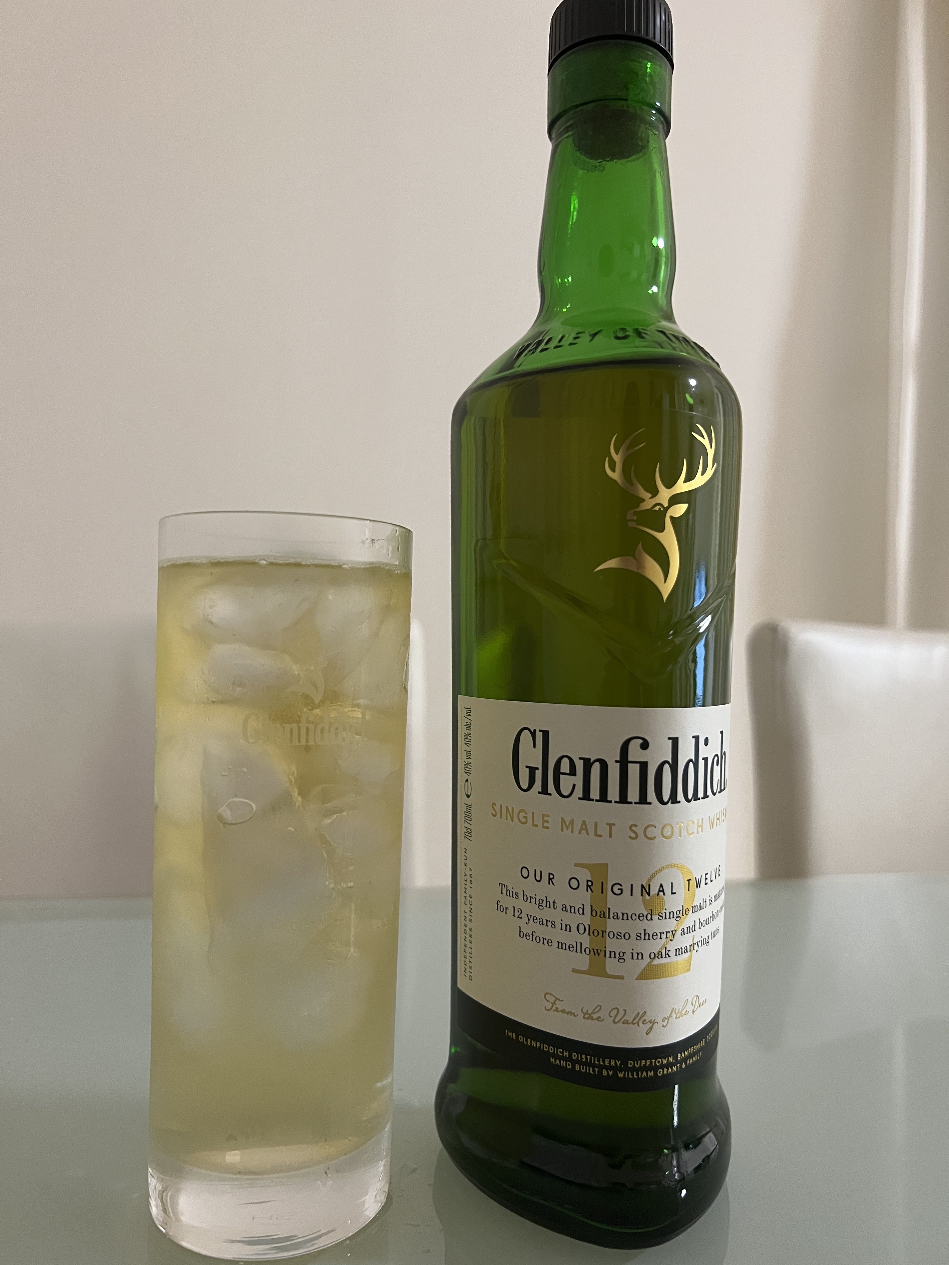 けそぬんてぃうす 最初はストレートで飲もうと思ってたけど 風呂上がりのハイボール欲には勝てませんでした Glenfiddich グレンフィディック12年 ウイスキー T Co Ojnsynapc5 Twitter
