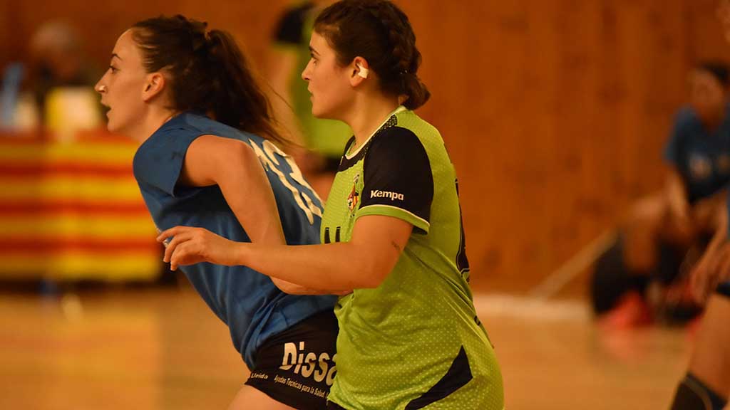 Ebresports1's tweet photo. 🤾♀️ L'Handbol Amposta incorpora a Abril Pujol i confirma el retorn de Marina Gasca i Esther Juncosa
▶ LA NOTÍCIA: https://t.co/7NsXZQRNRL
@HandbolAmposta @FedCatHandbol @CatHandbol @adamtomas @MarcFornos @RamonBelSerrat @ajamposta @irccid @esportcat @JoanBarbera7 #Ampos ... https://t.co/1jCWQJmMDM