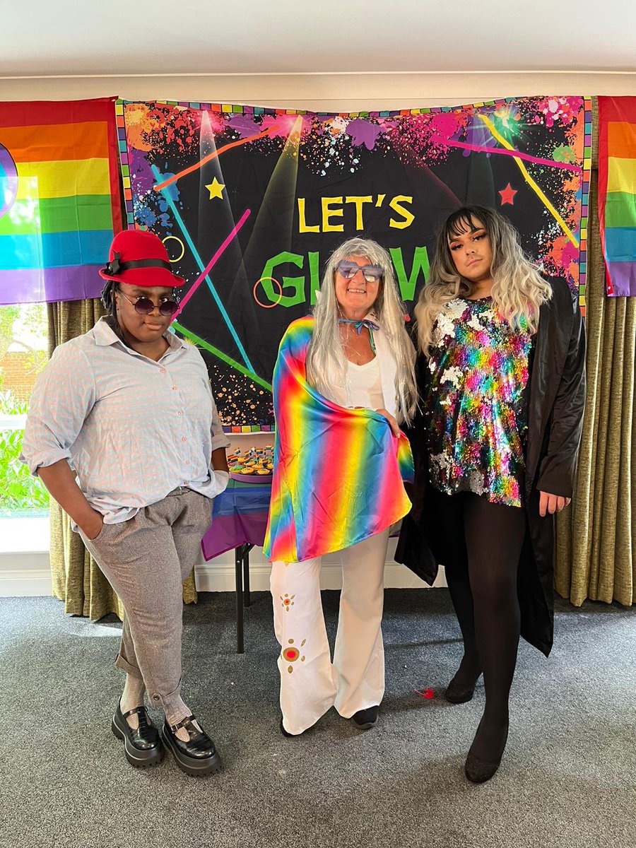 wardleygatecare's tweet photo. Celebrating #pride at Wardley Gate! ❤️🧡💛💚💙💜

#residents #carehome #pride #pridemonth #gateshead #wardleygate https://t.co/6ckhrkQ9Yf