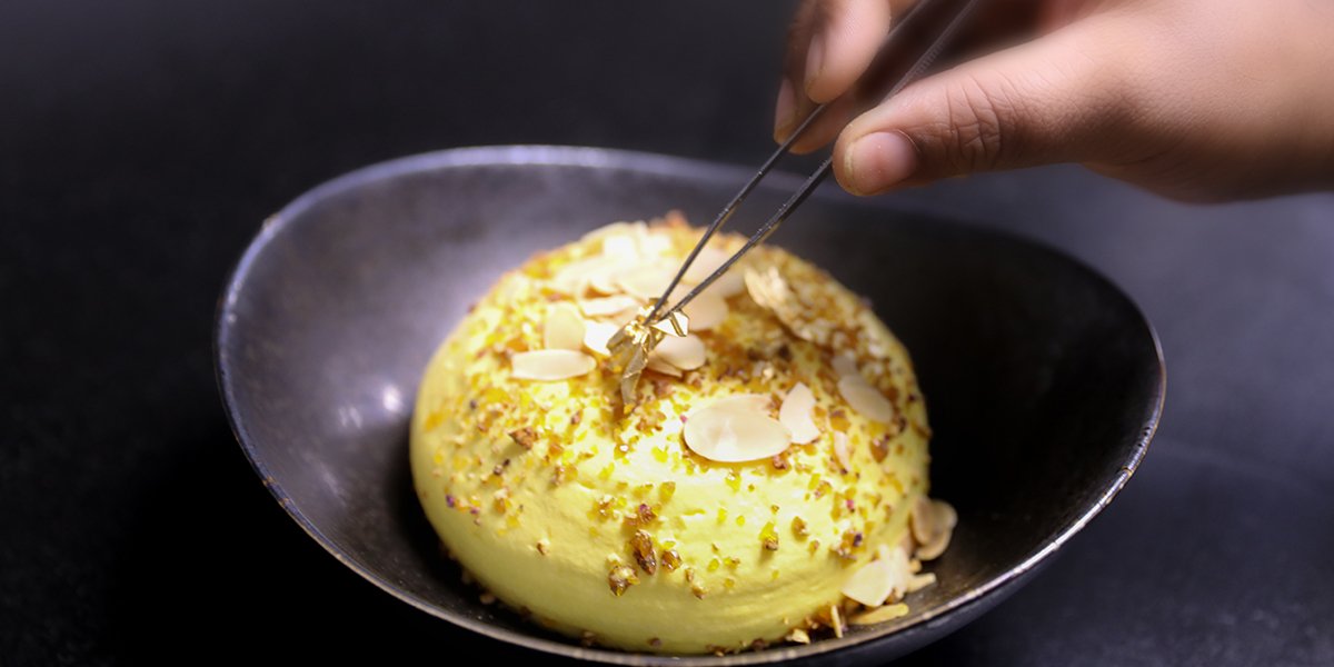 IndianAccentNYC's tweet image. getting our makhan malai, saffron milk, rose petal jaggery brittle, almonds ready for service #bts #preptoplate #IAkitchen  #inventiveindian #indianaccentnyc