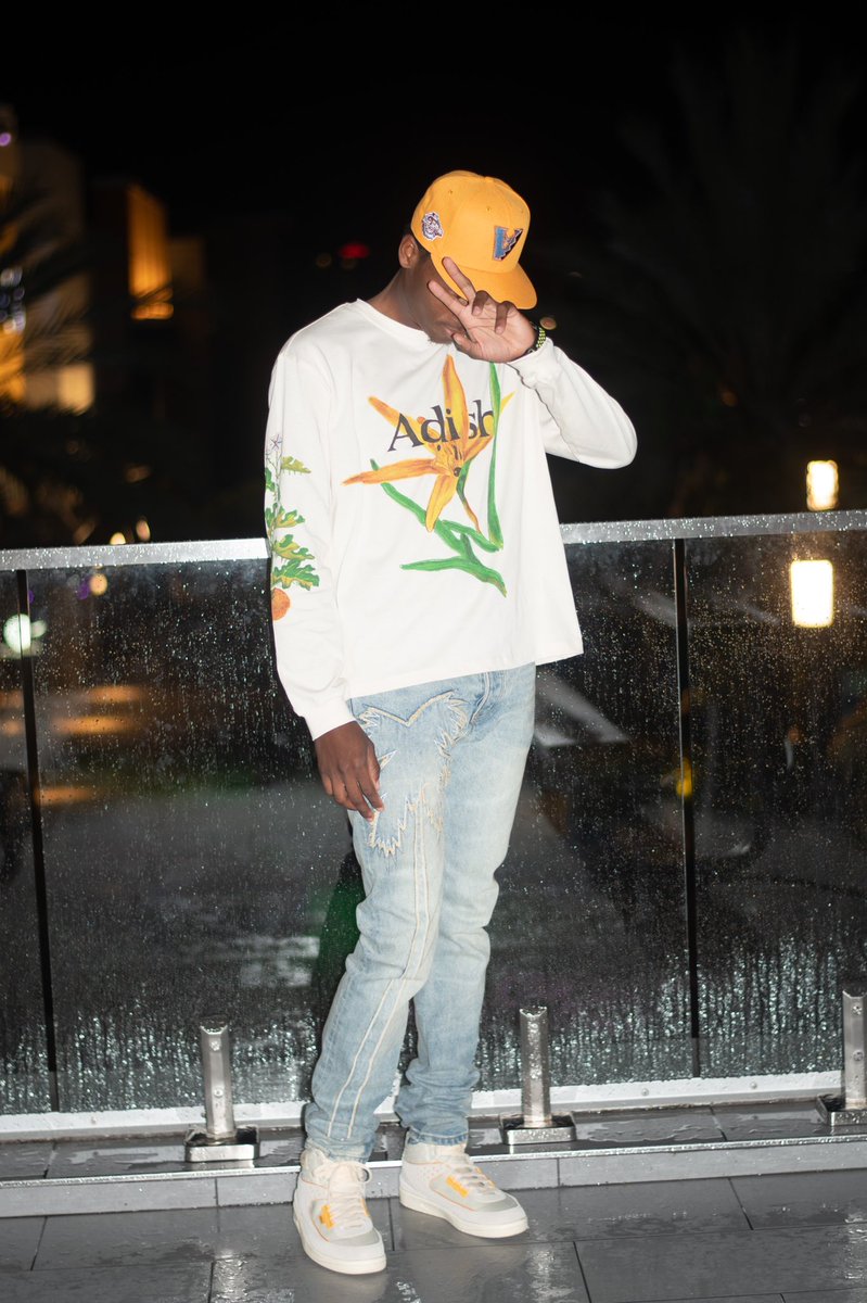 _TheSupreme1's tweet photo. goin w/ the flow like anyway It go https://t.co/XAGqnyJb6m