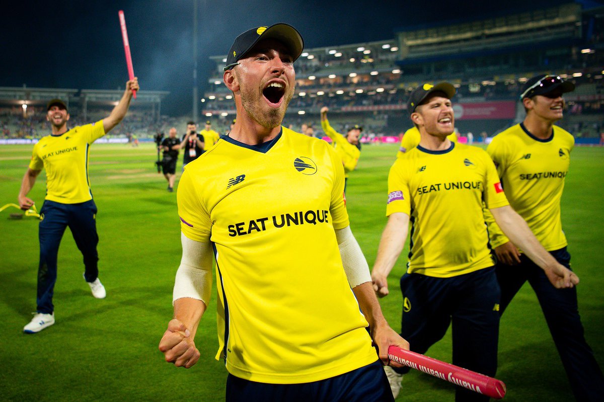 Hopefully more moments like these over the next couple of years 📝🏆💛 <a href="/hantscricket/">Hampshire Cricket</a>
