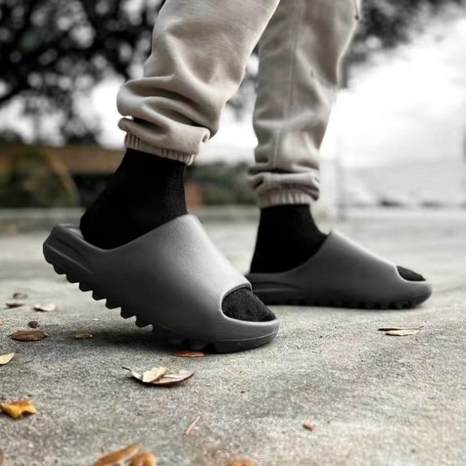 JustFreshKicks on Twitter: 【期間限定特価】 ADIDAS YEEZY SLIDE ONXY サンダル