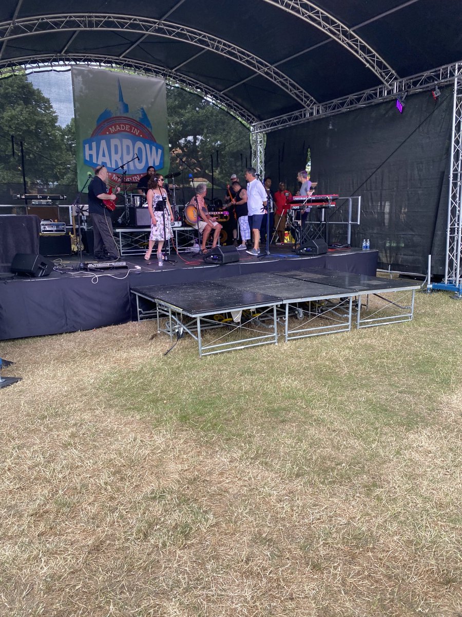 gareththomasMP's tweet photo. Next band getting ready to keep us all entertained at #MadeinHarrow this afternoon; huge thanks to Taz, Susie and all the LCK team of volunteers who have made a great event happen. A special shout out to Harrow Litterpickers and the remarkable Casey Dalton leading the clear up https://t.co/yLlLyYOjAp