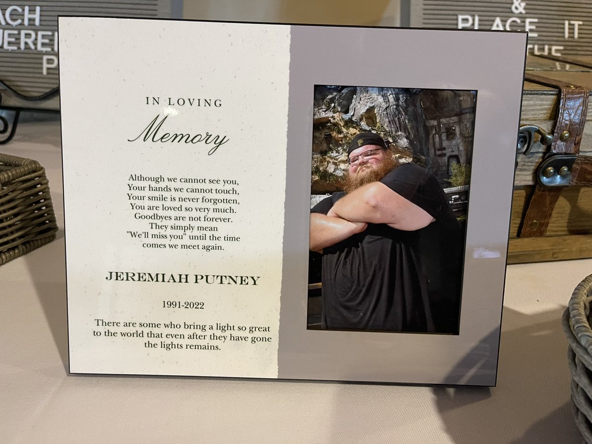 chambofootball's tweet image. We celebrate the life of Coach Jeremiah Putney. His impact evident as an army of CHS Athletes arrived to show their love &amp;amp; support for Mrs. Putney. We honor a beloved coach, mentor, and father figure. A testament to Coach’s impact on youth; A legacy that lives on in us all. #FOE