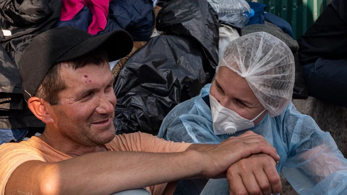 Друзья, наши подопечные обращаются с просьбой. Им очень нужны сотовые телефоны. Можно старые, можно кнопочные, главное рабочие и с зарядкой. Говорят, что лайк и репост этого поста, даёт +100 к карме.