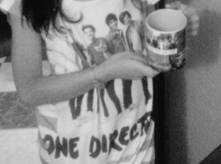 sachtungbaby's tweet photo. The little me and the current me tells you that this band was my first musical obsession and I don't regret it, the lyrics of these guys lift my spirits day by day los qm ♡
#happy12yearsofonedirection https://t.co/n9KtLIo0dG