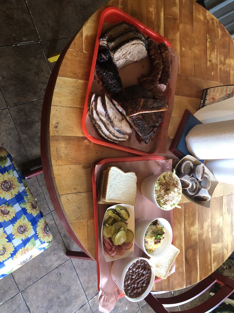 If your in S.E.O.K anytime, I know a Guy. 11:48am and already out of ribs and brisket. 🤔 <a href="/SingletonTabb/">PHAT TABB'S BBQ</a>