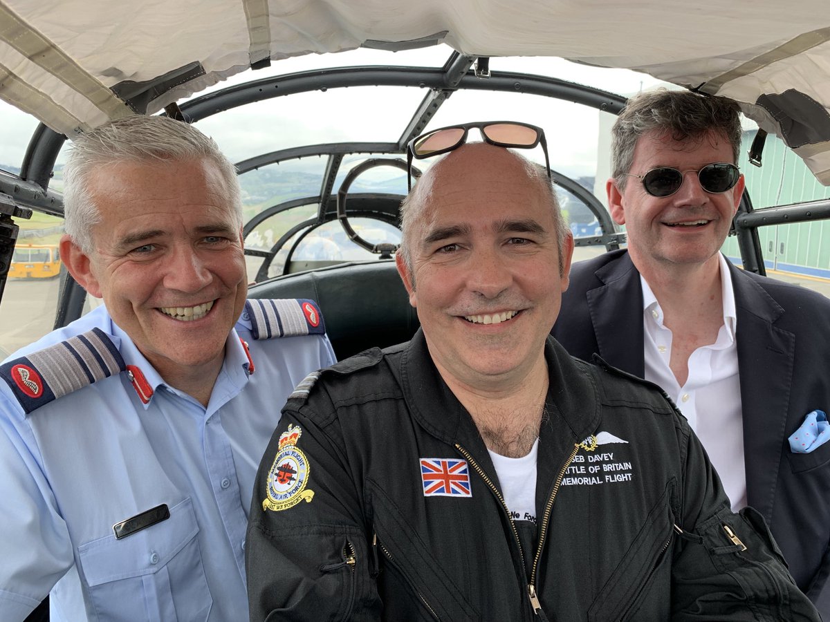 A privilege to visit the only flying Lancaster bomber in Europe with ⁦@IrishAirCorps⁩ General Sean Clancy & ⁦@RAFBBMF⁩ Seb Davey ⁦@UKDefenceDublin⁩