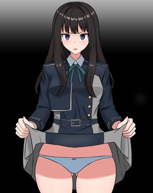 嫌な顔しながらパンツ見せてくれる井ノ上たきな
#リコリコ 
#リコリス・リコイル 