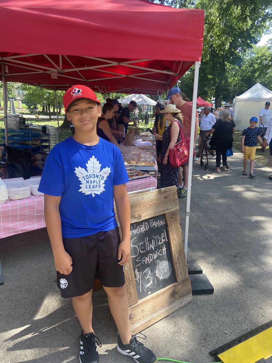 It’s been too long since I stopped by <a href="/BeautyRestyle/">ReStyle Beauty Boutique</a> my fave fashion boutique in <a href="/bramptondtbia/">Downtown Brampton</a> this morning to use my gift card from my baby sis a few weeks ago! We also stopped by the farmers market for a schnitzel sandwich from Queen Gypsy!