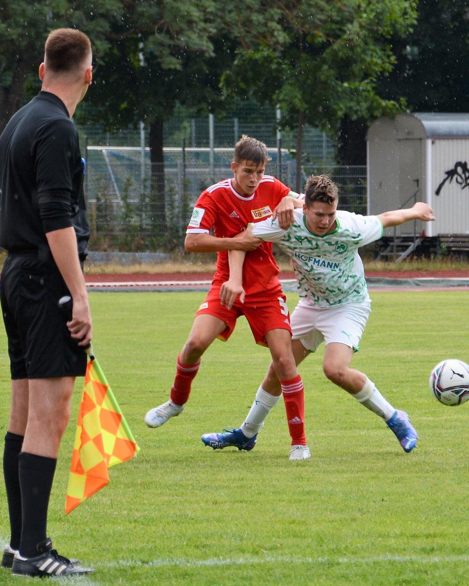 ujunior_Insider's tweet photo. O nosso #u17 perde o teste contra o @kleeblattfuerth, por 1:4.

#fcunion | #EiserneNachwuchs https://t.co/abkq2UGE42