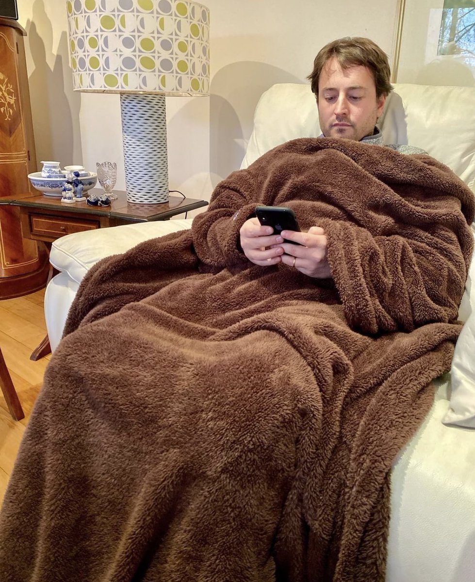 Acabo de ver este producto.... no lo quiero, no necesito #frazadaconmanos