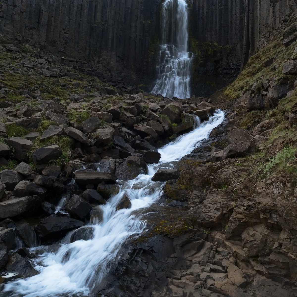 88_alexO's tweet photo. a less popular waterfall, very close to #studlagil canyion. #studlafoss #fujifilm #iceland https://t.co/1jf8V6TEDO