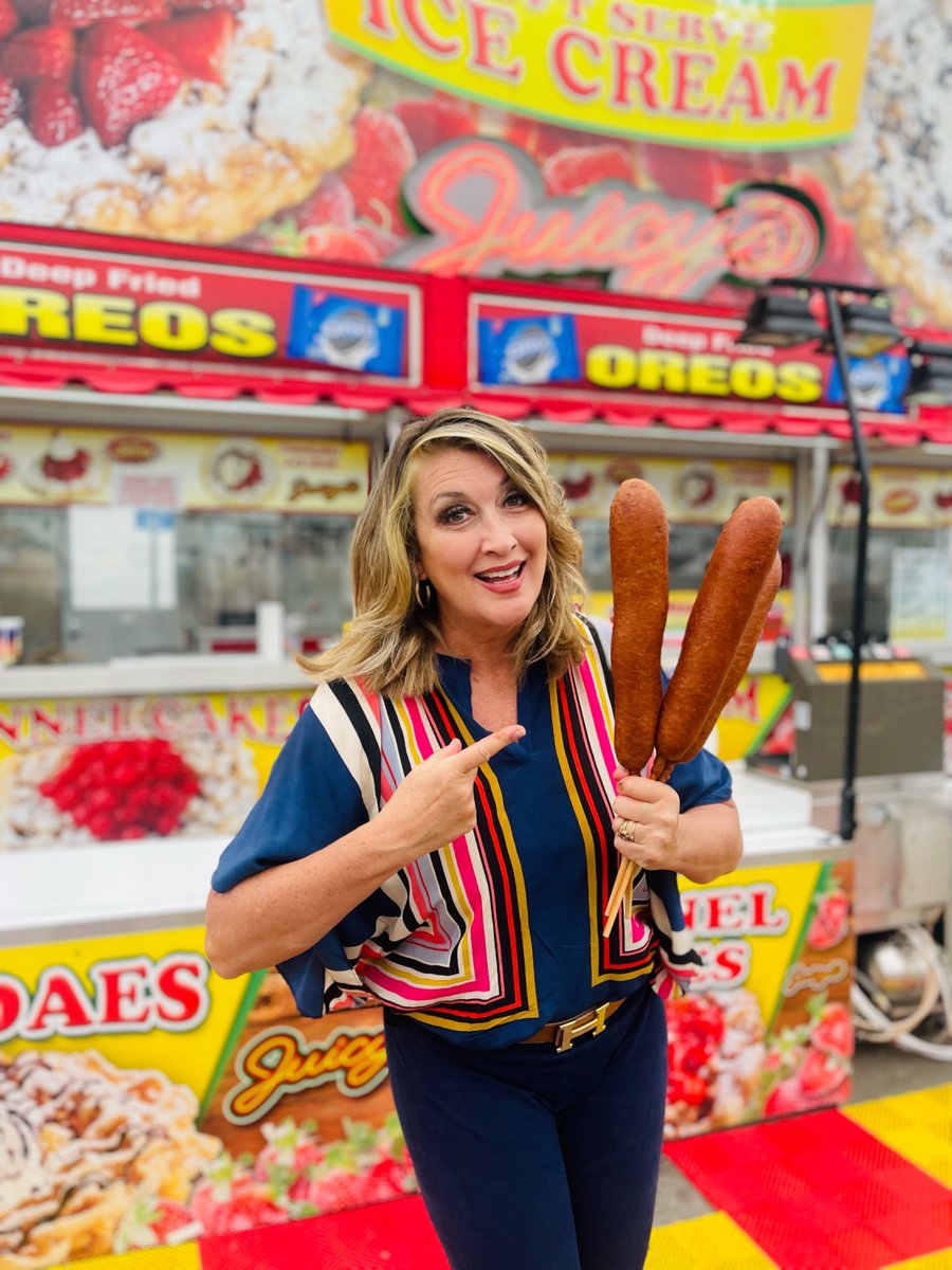 TheWendyBurch's tweet photo. I’m gonna give you three good reasons why you never eat a giant corndog on live television….
#WakeUpWithWENDY #WENDYBURCH #KTLAWeekendAM #StateFairEntertainment #SummerFairLA https://t.co/K3hugibH8N