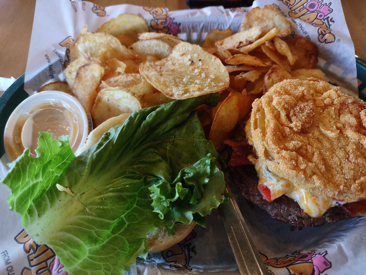 JGlassN2Math's tweet photo. The Southern Belle burger from Belly Acres...bacon, lettuce, fried green tomato, jalapeno pimento cheese, and signature Y'all Come Back Sauce. #FlyerBurgerWeek @MemphisFlyer https://t.co/eTfjmlYnKP