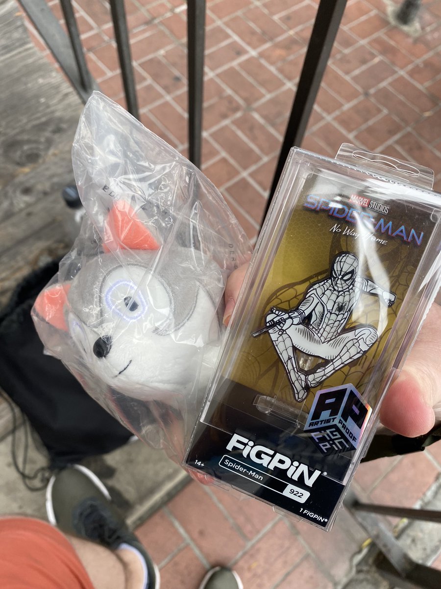 SD_Comic_Con's tweet image. If you’re near the HOTD offsite, the prize mule has a Timber from @symbiotestudios and a @FiGPiNofficial if you’re the first to find it! #AdventuresofPrizeMule