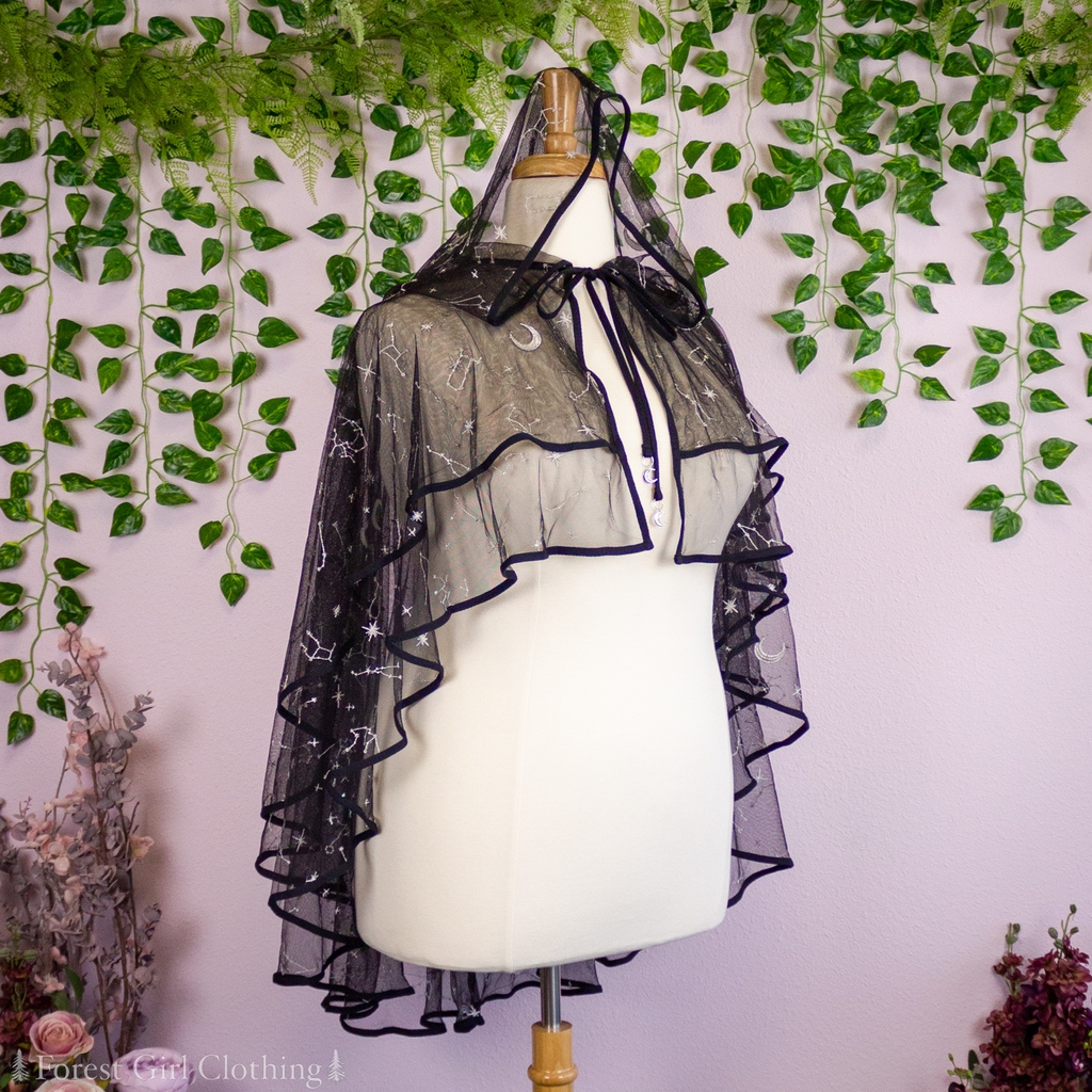 forestgirlco's tweet photo. Silver Celestial Capes are finally in stock and shipping now! ✨🌙 These have been such a long time coming, I nearly gave up hope...but here they are! 🌠 It's magic ✨✨✨ https://t.co/vvb20TelCn