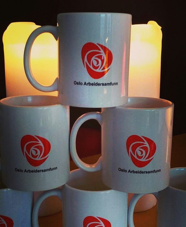 ER DET VIRKELIG INGEN SOM HAR FÅTT MED SEG  HVEM DET ER SOM STÅR BAK DENNE NYE TRUSSELEN - AP-KOPPENE? JEG BARE SPØRR!!! VÅKN OPP!