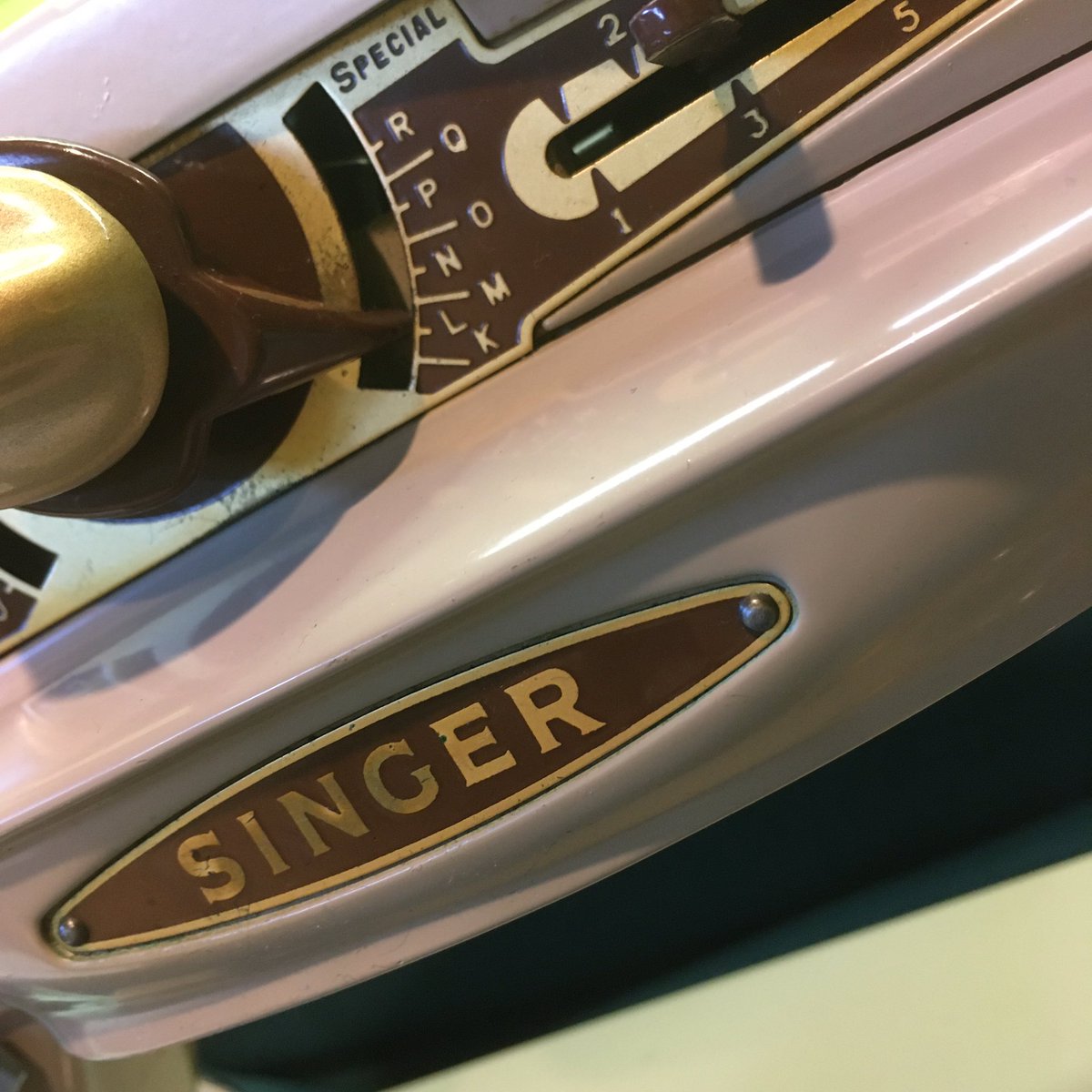 MabelWrites's tweet photo. New sewing machine, new dilemma. https://t.co/0QT2ssTtD1 #sentimental https://t.co/Cnx1JIGMVc