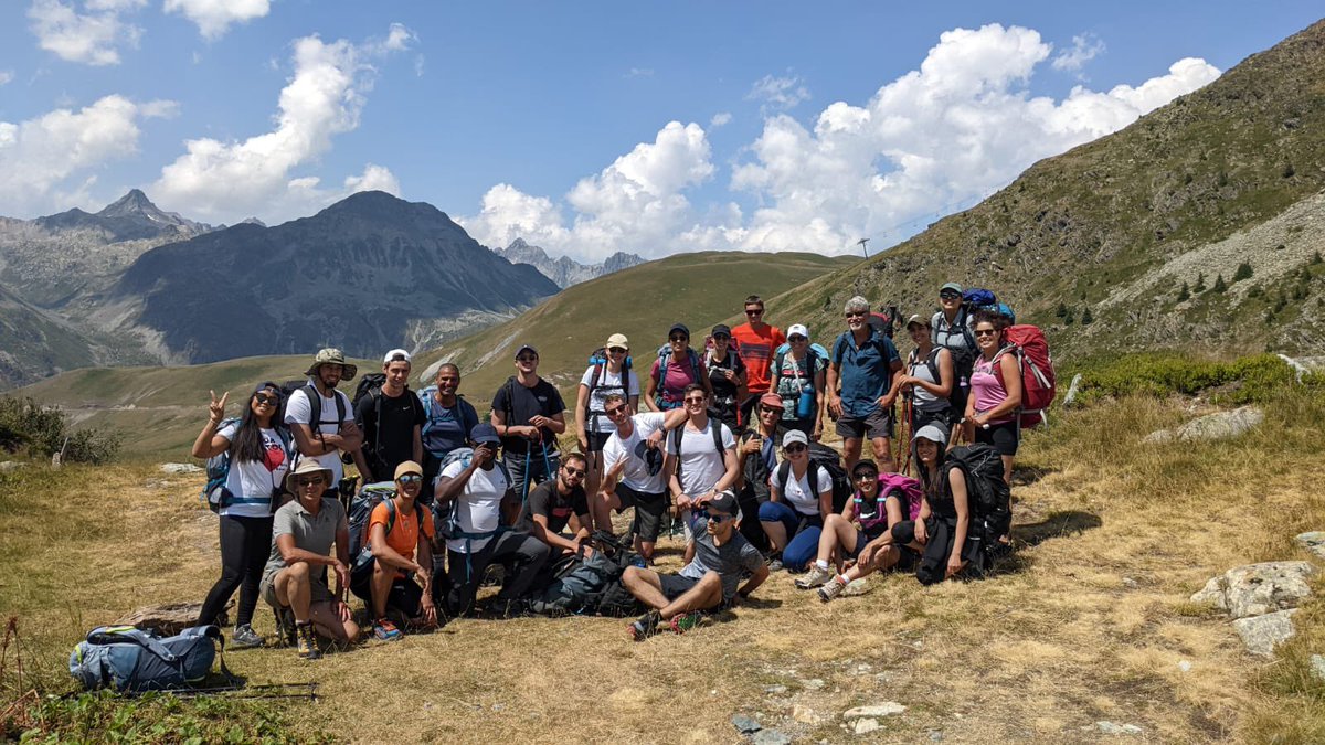 startusup1's tweet photo. [ RANDONNÉE ALPINE ]
Les 2 promis de #Paris et #Marseille se sont retrouvées pour 4 jours dans les Hautes Alpes. Une occasion de partager, de découvrir et d’apprendre sur soi et sur les autres.
#startusup #Entrepreneur https://t.co/85mE21RomS