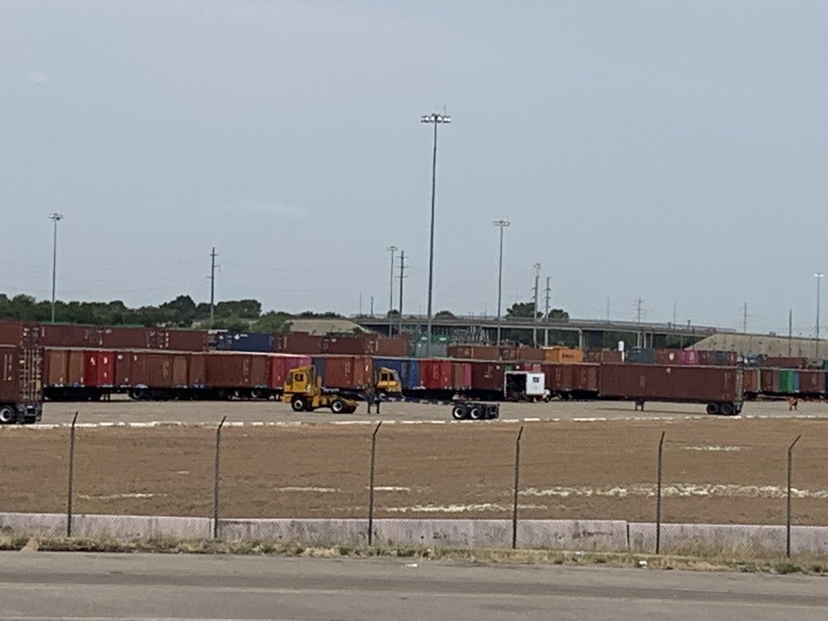 TxDOTCEO's tweet photo. Interstate 45 connecting the Port of Houston with the massive warehousing, intermodal and distribution centers in the Dallas-Fort Worth metroplex is one of several corridors seeing testing and deployment of AV freight in Texas. https://t.co/iFR2DqXvz6