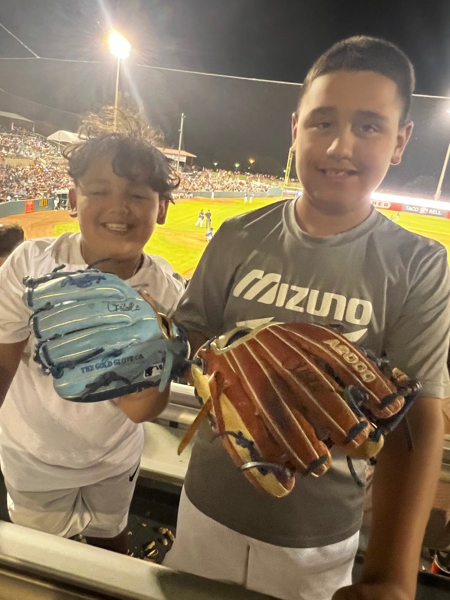 Carissapeq's tweet photo. Thank you @lmccullers43  for signing my boys gloves! You made their day. We’re excited that you’re on your way back up! Now excuse us while we search for new gloves lol. @astros  @cchooks https://t.co/caHiWftEho