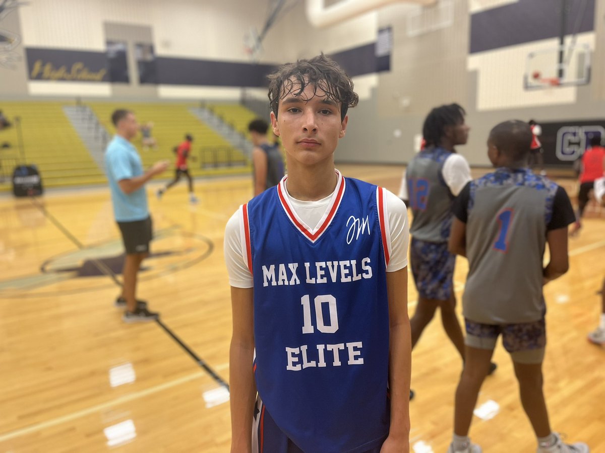 TexasHoopsGASO's tweet photo. #GASOLIVE22 Notebook 📒:
@Izacc_Slade15 - @maxlevels23blue
2023 - @FerrisBasketba1
• Floor spacer with a pure stroke
• 4 3PM
• Finished with 17 points
#GASO | Everyone’s Big Stage https://t.co/oaZ62QNM8C
