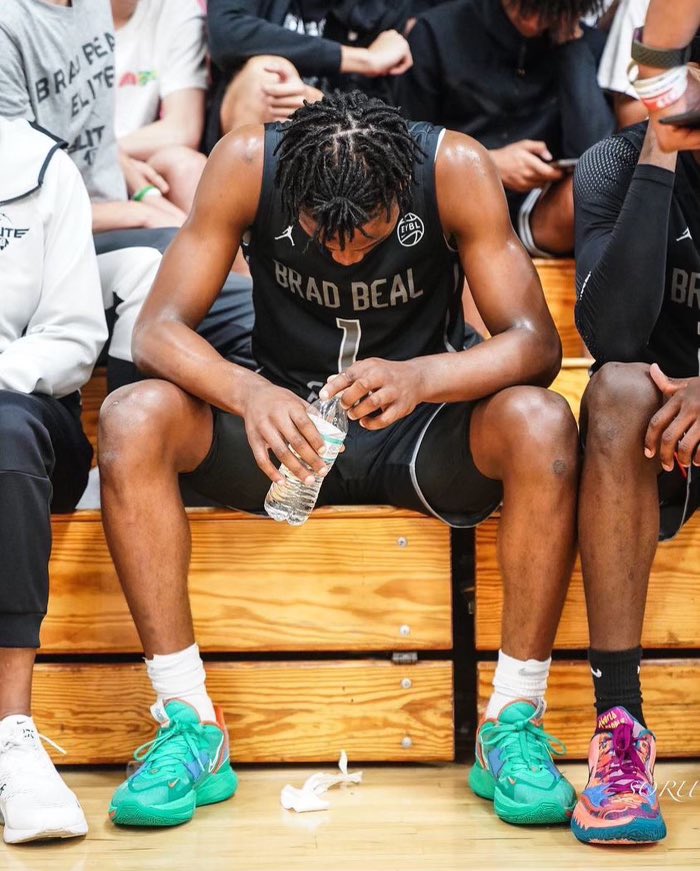 Thank you to my coaches and teammates throughout my aau basketball career. Everything comes to an end but this is just the beginning of something special⭐️🫶🏾. #1out #nextchapter