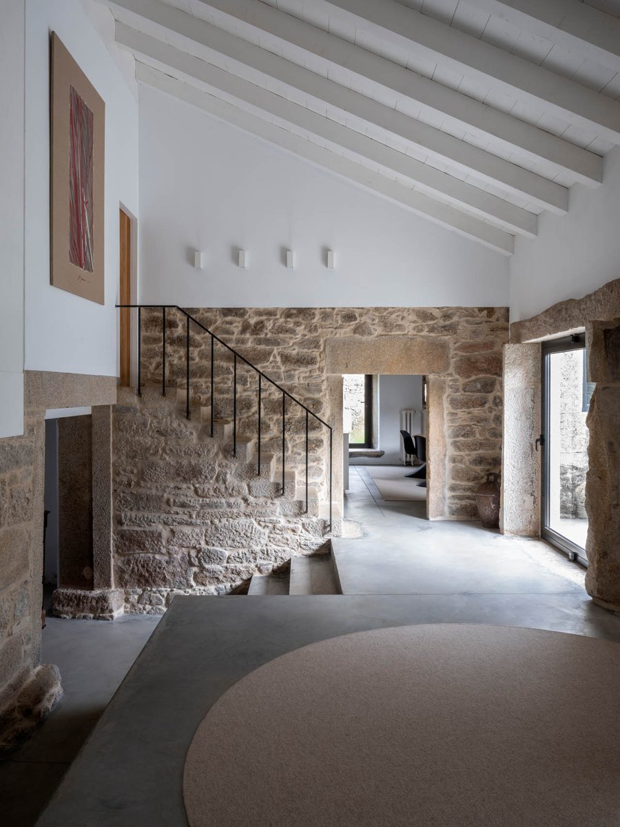 NDasesores's tweet photo. Quién pudiera tener esta casa en Lugo.

Rehabilitada por Ventura arquitectura. Fotografías © Peter Field Peck https://t.co/ZOL4yWdCKz