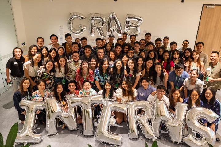 Singapore's 100 Leading Graduate Employers has recognised Grab as the 13th most outstanding graduate recruiters in the country. ms.spr.ly/6012j858n
Interested in joining Southeast Asia's leading superapp? Check out our open roles now: grab.careers