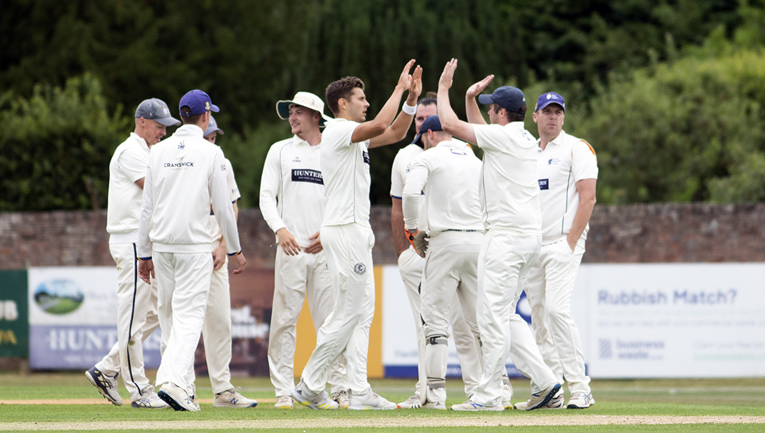 ice_photography's tweet photo. A 128 run victory for @York_C_C against Woodhouse Grange in the @HuntersYLN 
Jonathan Moxon 6 for 25
Duncan Snell 67 &amp; Finlay Bean 67 🏏 https://t.co/fb84UnZYnK