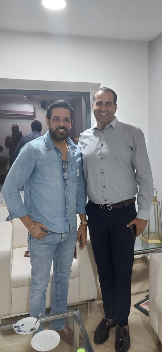 JaswinderBisla's tweet photo. सबको हमेशा सावधान व सतर्क करने वाले बेमिसाल कलाकार श्री @soniiannup जी के साथ आज की शाम 👍😊 #Theatre #SuperbActor #Modest https://t.co/6pCixkmv44