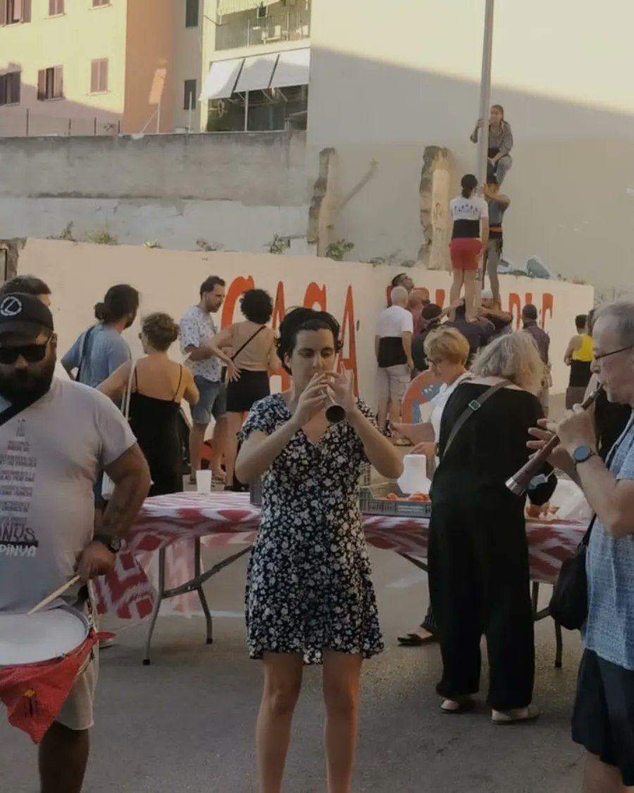 castdeMallorca's tweet photo. 22/07/22
Vàrem dur a terme un taller casteller a la Casa del Poble. Us estem molts agraïts/des per haver-nos convidat  A més, ens va omplir d’alegria la participació que hi va haver en el nostre taller!
Imatges realitzades: @lluqueta171, @pepaguilar i en Sergio: https://t.co/5n67TBP7JF