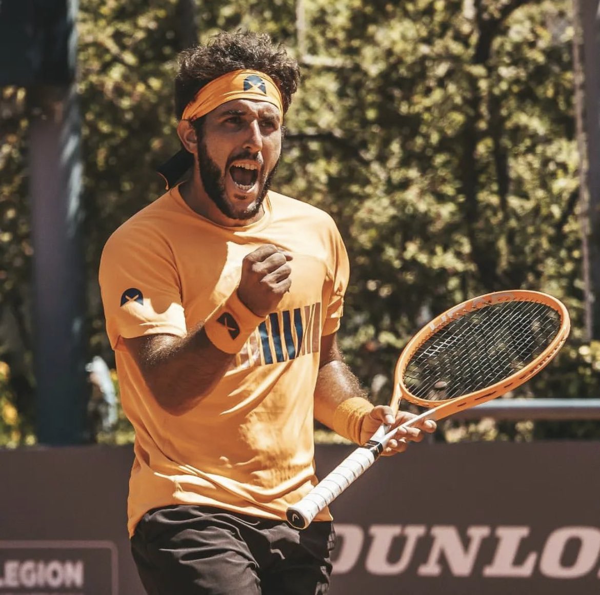 🇦🇷 <a href="/hernicasa/">Hernan Casanova</a> se encontraba jugando interclubes en Alemania, se entero de las bajas y viajo para firmar su entrada a la qualy del <a href="/atptour/">ATP Tour</a> 250 de #Kitzbuhel. Hoy, venció por 6-3, 7-5 a 🇫🇷 #Guinard (150º) y avanzo a la QRF. 

En busca del MD, enfrentara a 🇧🇷 #DutraDaSilva (220º).