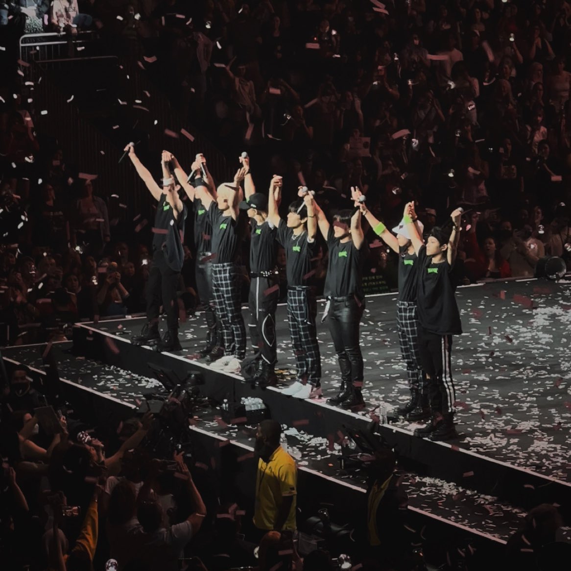 Leny_UwU_GP's tweet image. Yo estaba muy emocionada de ver a los chicos en los ISAC serían los primeros que vería, pero los miembros necesitan descansar y algunos aún están lesionados, SU SALUD ES IMPORTANTE, tienen muchas actividades programadas y necesitan un buen descanso #아육대폐지해 #LetStrayKidsRest