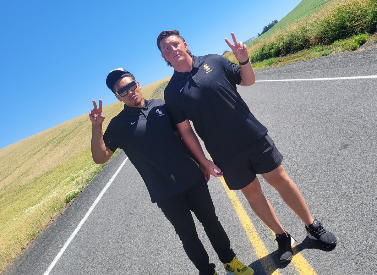 On the way to <a href="/BigSkyFB/">Big Sky Football</a> media day!

We have some time on the way. Shoot over some questions for <a href="/FaavaeFaavae/">2</a> and <a href="/floydo54/">Logan Floyd</a>!

#GoVandals