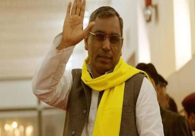 देख रहा है विनोद 🙂                                 
Y+ सिक्योरिटी के लिए चाचा को क्या क्या करना पड़ रहा है।<a href="/yadavakhilesh/">Akhilesh Yadav</a> <a href="/manishverma2509/">Manish verma</a>