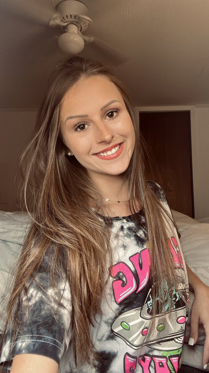 maddison1543's tweet photo. felt cute might delete later idk 👉👈 https://t.co/Y5B8rPNAoH