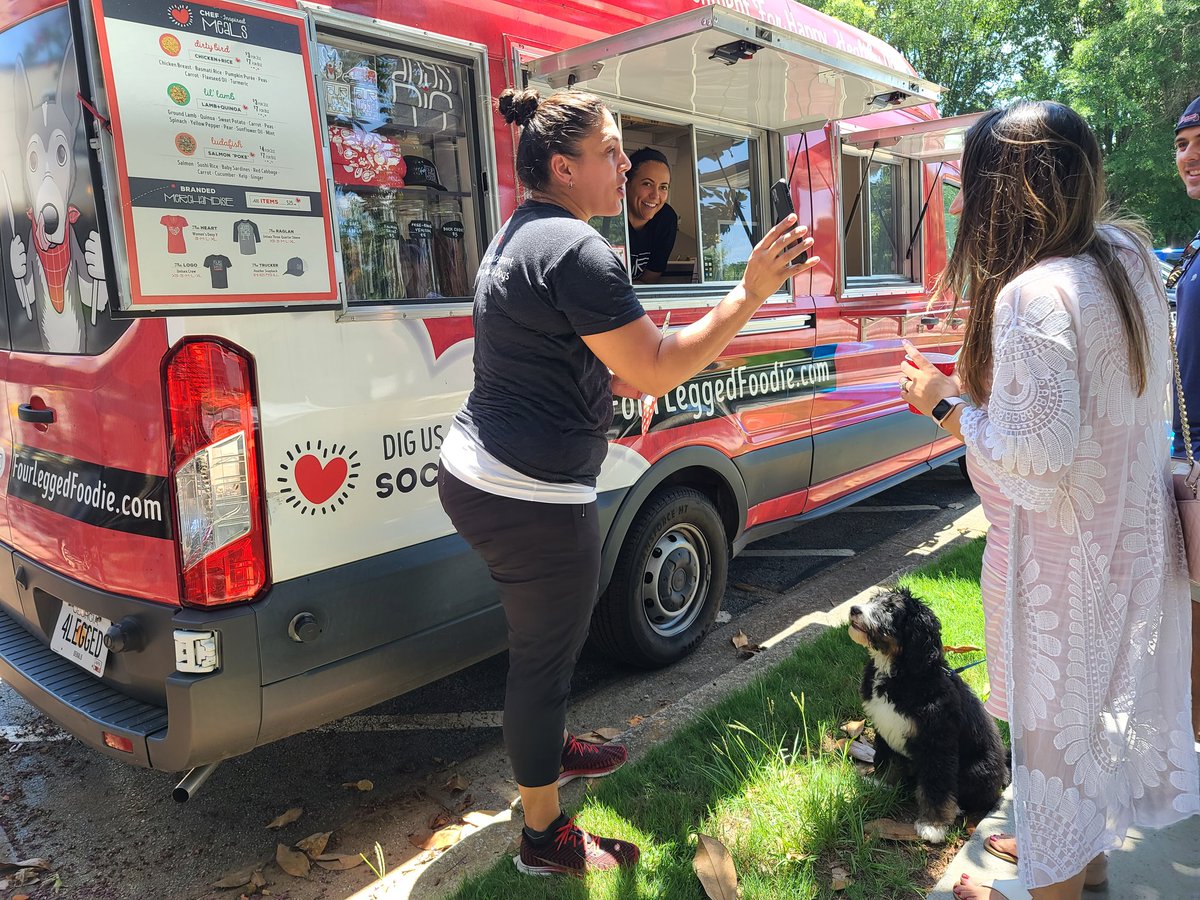 HappyTailsPetTherapy tweet media