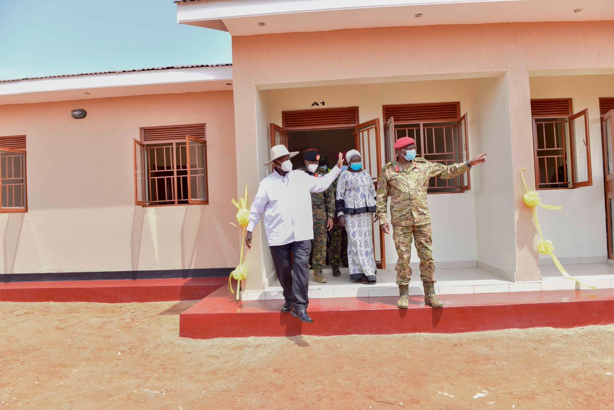 KagutaMuseveni's tweet photo. I commissioned 102, 3-bedroomed army housing units at Kambarage Nyerere quarters in Entebbe Municipality. I congratulate the UPDF for continuing to play a productive role in the socio-economic transformation of our country &amp; accepting to be guided on prioritising their resources. https://t.co/vRIArrPKCe