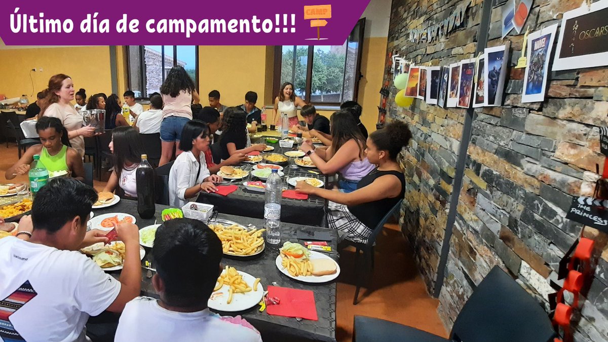 avalponasca's tweet photo. #Campa22 🔚, una buena fiesta, unas ricas 🍔🍟
¿Qué título elegirías si fuera una 🎥?¿Quién tendría un Óscar?
Grandes momentos para recordar 💃🏽🥳🤗
#alberguevilladesalvatierra
#CPIMadrid #CaixaProInfancia @fundlacaixa #MoncloaAravaca
@jcyl
@leonayto_esp
#FundaciónFernándezPeña https://t.co/YQLu0JIe9r