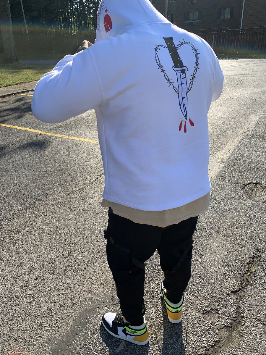 knoteoh's tweet photo. 🚶🏾…. https://t.co/QHl6xED2zX