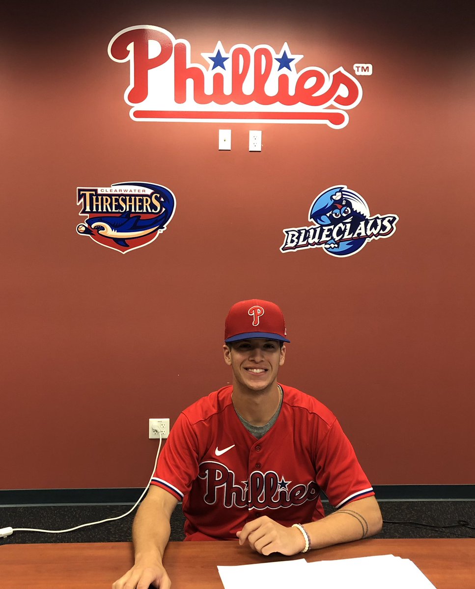 BigDaddyDissin's tweet image. Signed on the line that is dotted! #RingTheBell