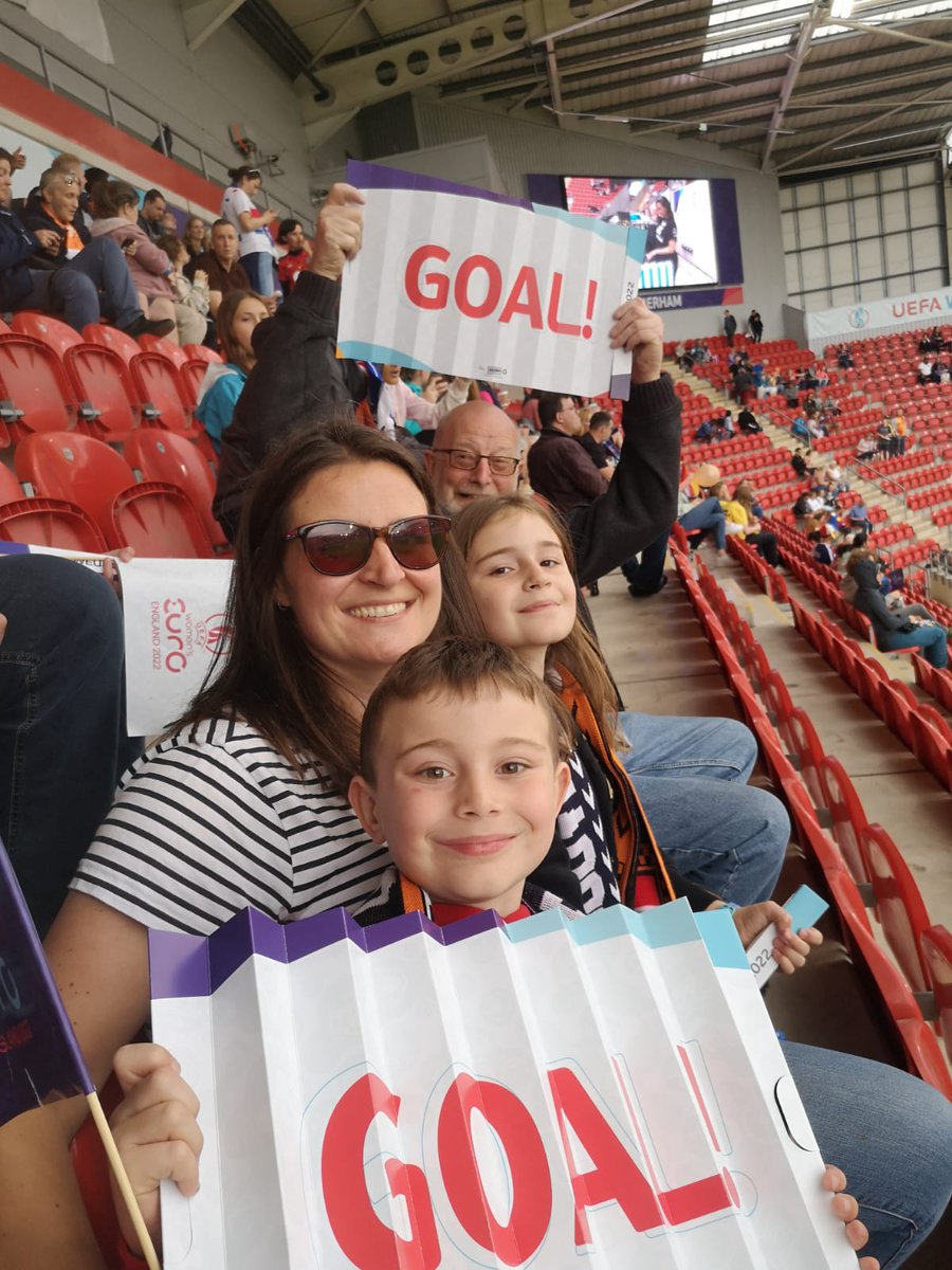 GingerDavidSir's tweet photo. Ready for the game at the mighty New York stadium. #WEURO2022 https://t.co/0QMDUdq0ab