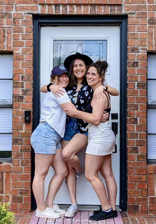 rootsofgold's tweet image. She’s a 10 but she’s one of the 3 horse-bitches of the apocalypse