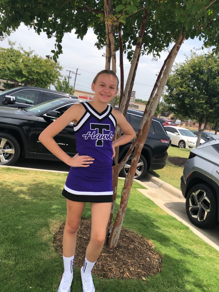 AmyParten32's tweet image. SMU Cheer Camp for Sam 💜🤍💜 She had a blast and her team put in a lot of hard work! Go Hawks 💜🤍💜 #TMSHawks #TMSCheer #Cheer2022